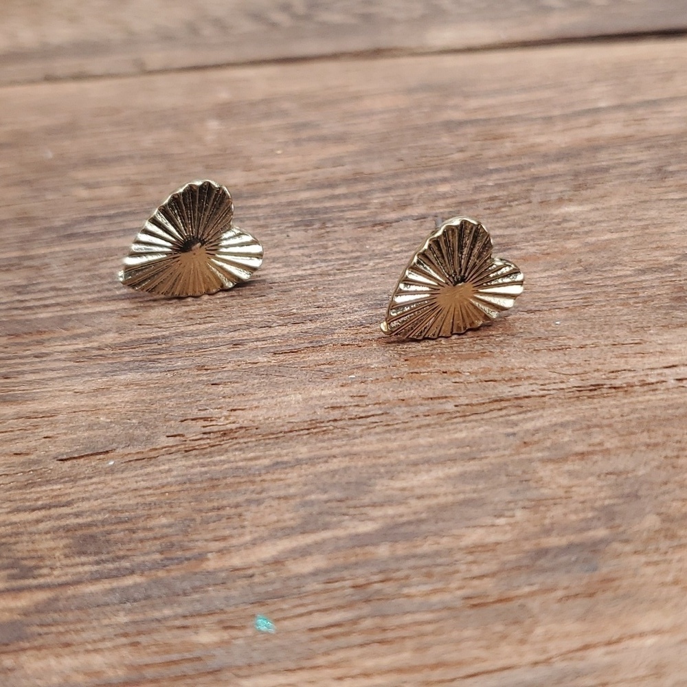 Sunburst‎ ray heart earrings E202